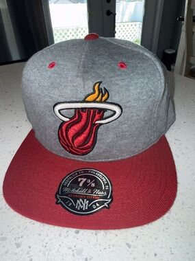 Mitchell & Ness Quilted Miami Heat Fitted Hat